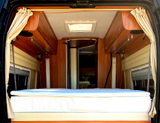 Wohnmobil mit Matratze & Topper